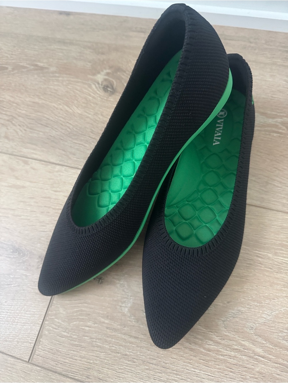 Vivaia ARIA WALKER Lightweight Black Pointed Knit Flats with Green Insole